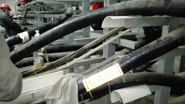 改造老式變電站墻體滲水防水防火封堵