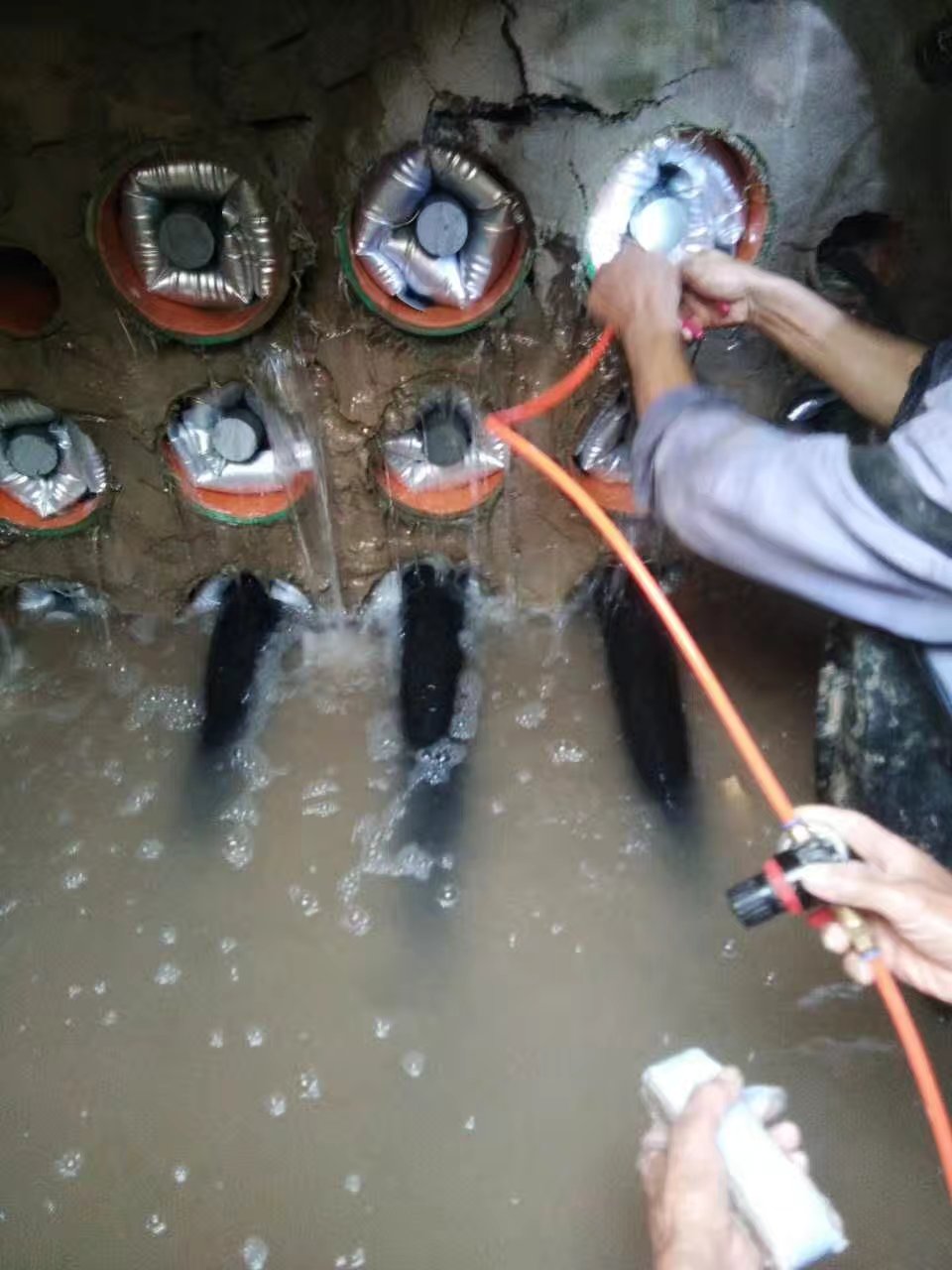 江蘇國網某變電站電纜管道防水密封大整頓，從此煥然一新